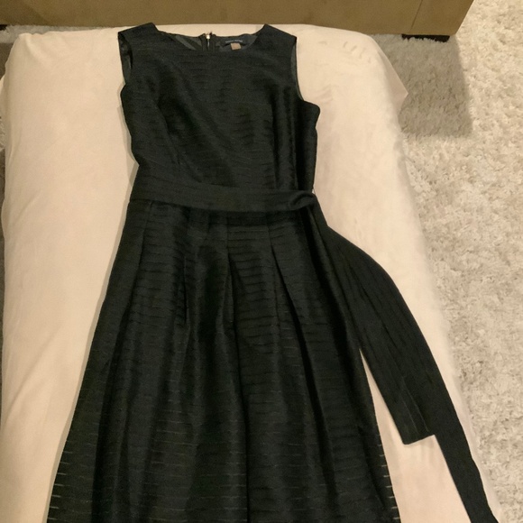 Tommy Hilfiger Black 6 Sleeveless, A line, Belted Dress LBD Normcore Scandi - Picture 3 of 8